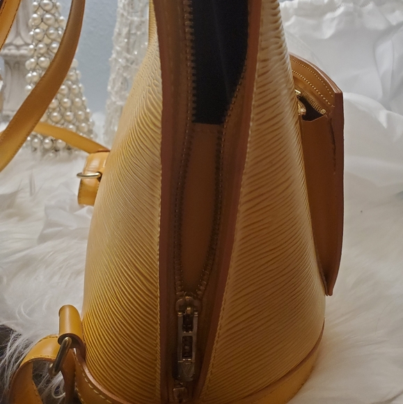 Louis Vuitton Backpack - Picture 7 of 10